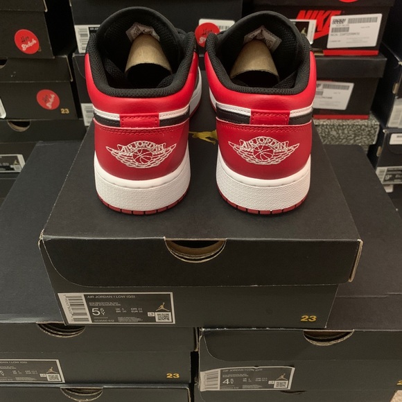 Nike Air Jordan 1 Low Bred Toe Black Red Retro Shoes 553560-612 GS Youth Sizes - Picture 3 of 4